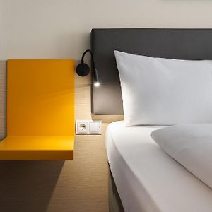 Standaard Kamer met Rolstoeltoegankelijkheid met een Queen Size Bed